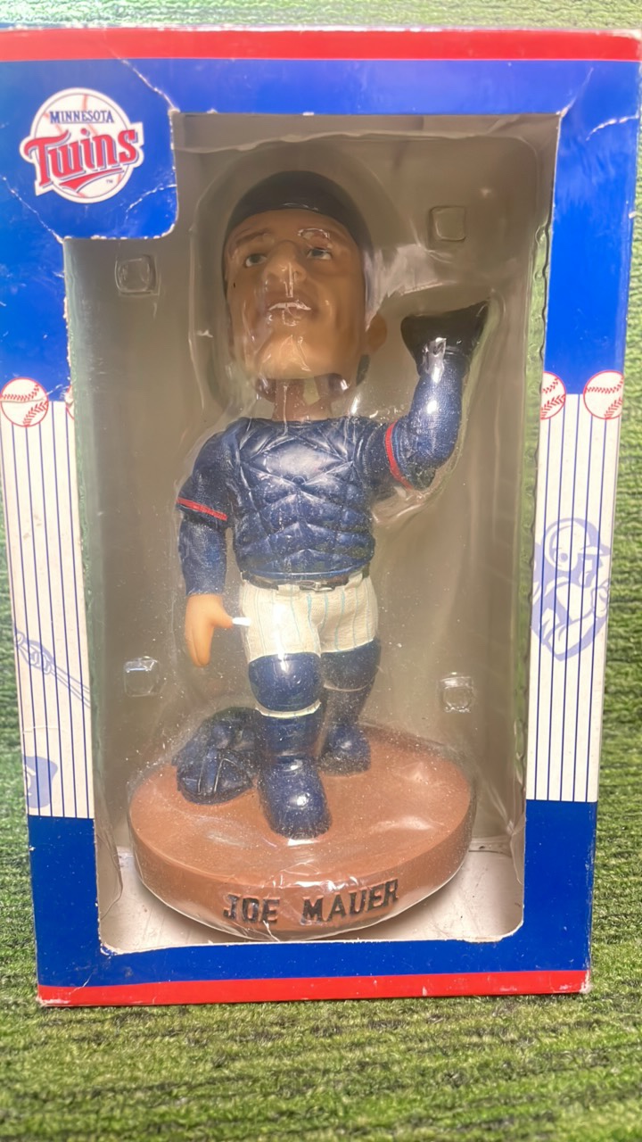 lot 193 image: Minnesota Twins JOE MAUER bobble head