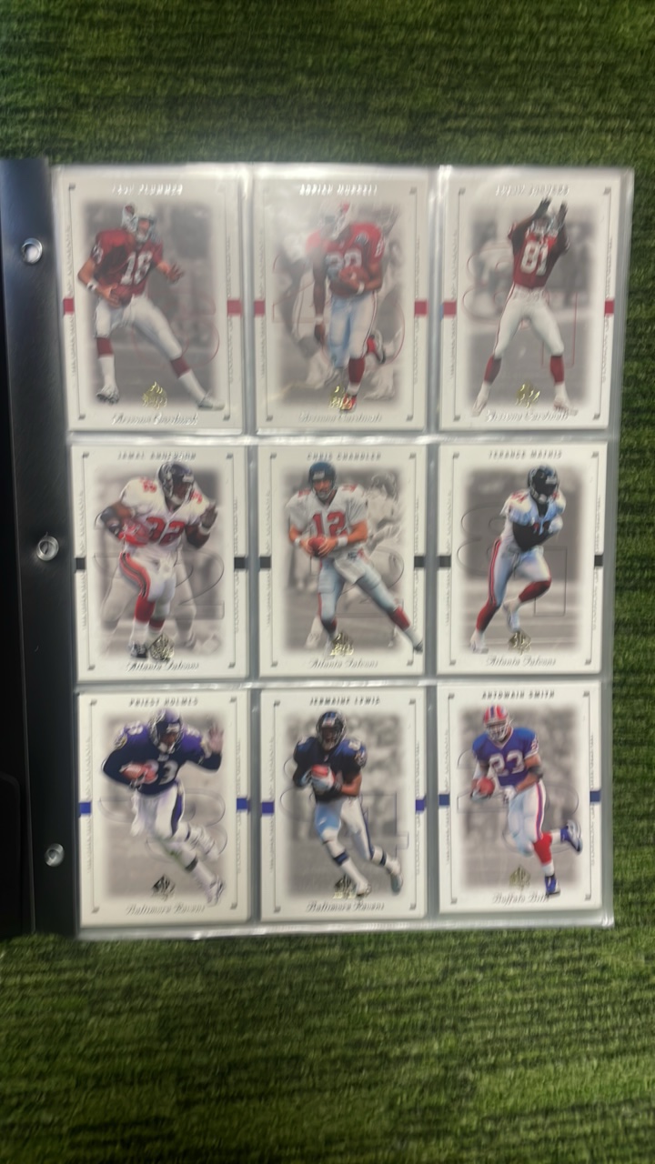 lot 198 image: 1999 SP authentic completed set (#1-90)