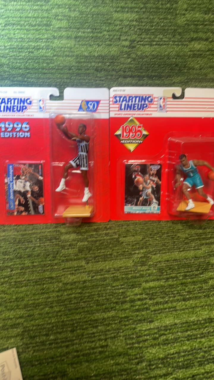 lot 204 image: 199596 Starting Lineups Anthony, Hardaway and Muggsy Bogues