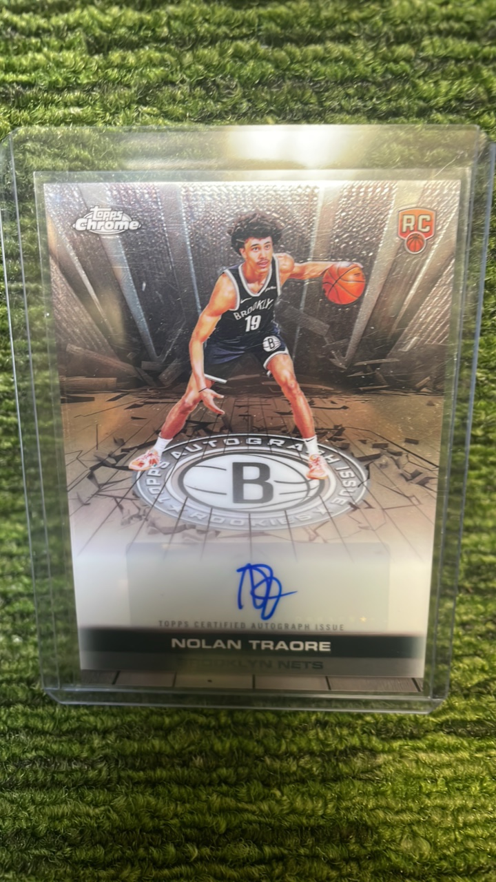 lot 205E image: 20 2526 Topps chrome Nolan TRAORE rookie card RC autograph