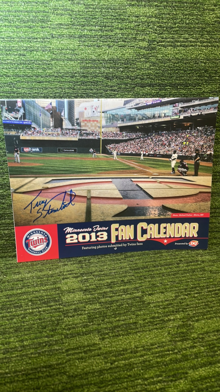lot 216 image: Minnesota Twins Terry Steinbach autographed 2013 fan calendar