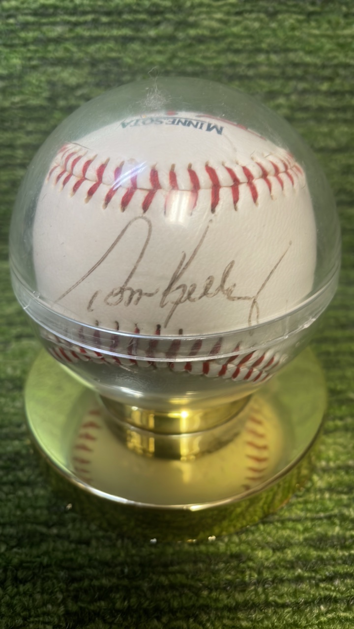 lot 218B image: Minnesota Twins Tom Kelly manager autographed baseball
