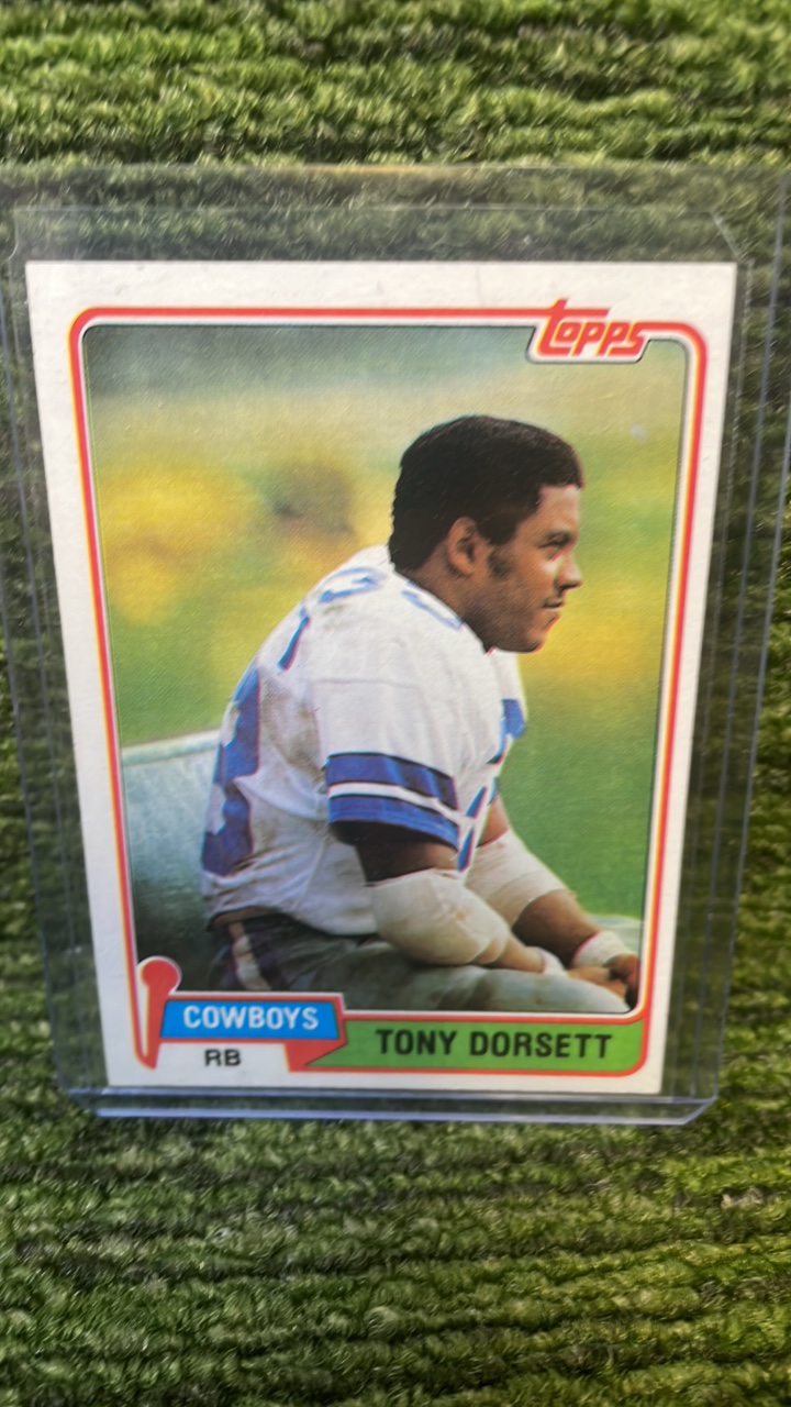 lot 248 image: 1981 Topps Tony Dorsett Dallas Cowboys
