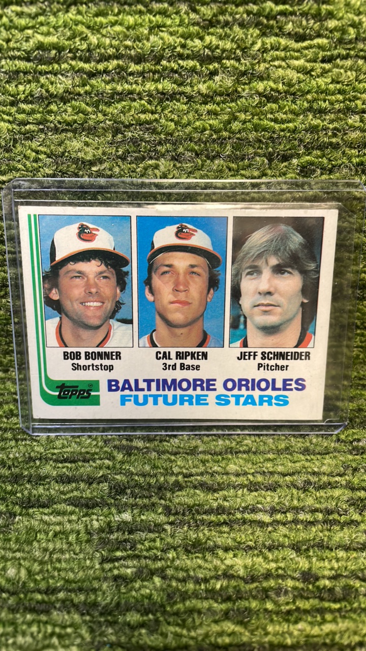 lot 29 image: 1982 Topps Cal Ripken future stars Baltimore Orioles Rookie Card