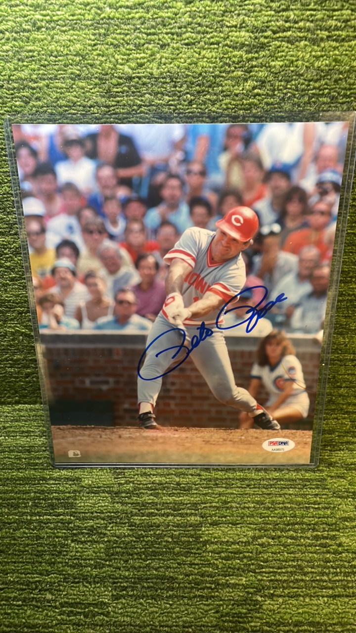 lot 3 image: Pete Rose Autographed picture 8X10 with PSA authentication