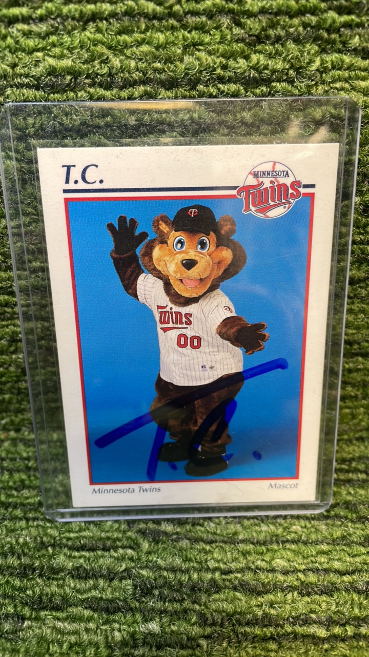 lot 32 image: Minnesota Twins Mascot card T.C.autographed
