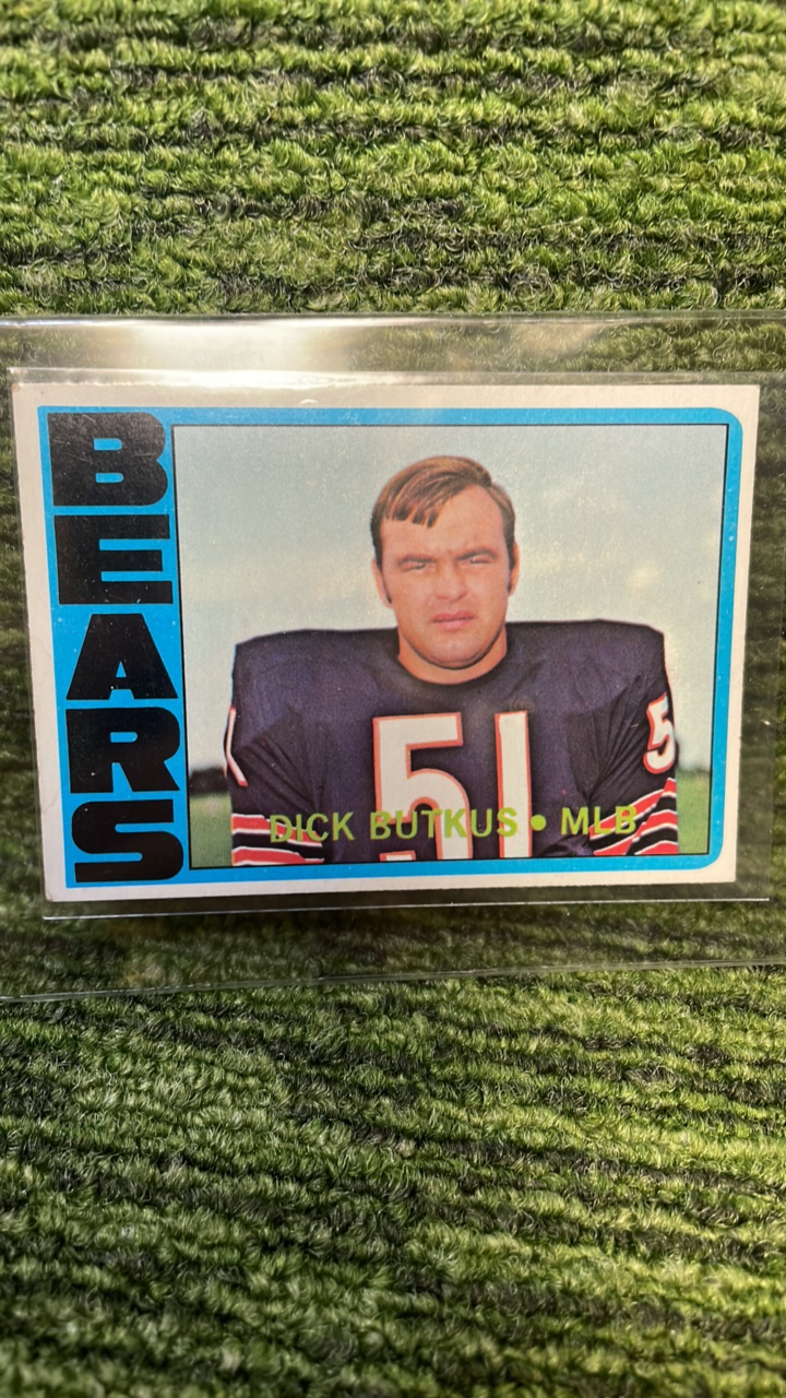 lot 45B image: 1972 Topps Dick BUTKUS space MLB Chicago Bears  VINTAGE