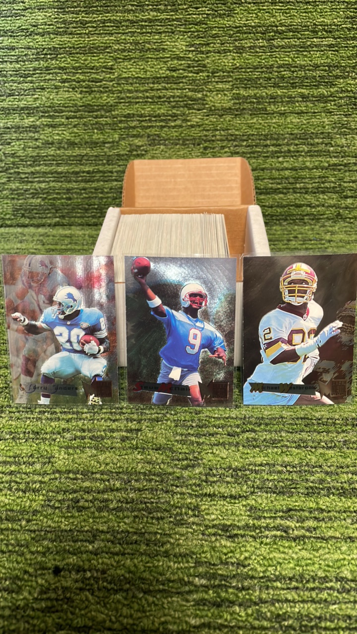 lot 59 image: 1995 Fleer Metal football set (#1-200)
