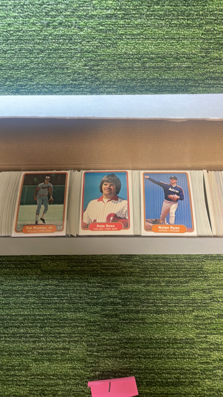 lot 8 image: 1982 Fleer baseball set (#1650) Ripken Rookie