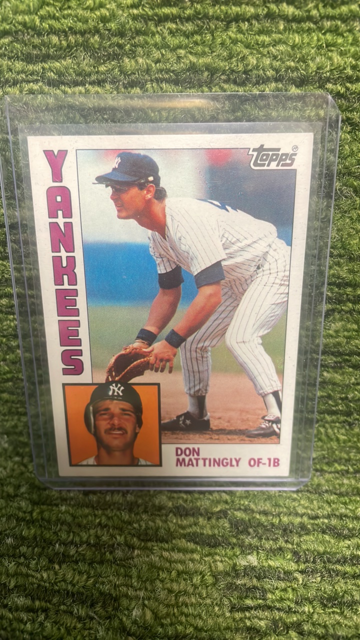 lot 81 image: 1984 Topps Don Mattingly Rookie Card New York Yankees
