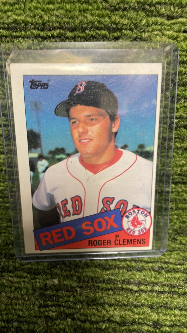 lot 82 image: 1985 Topps, Roger Clemens Rookie Card Boston Red Sox