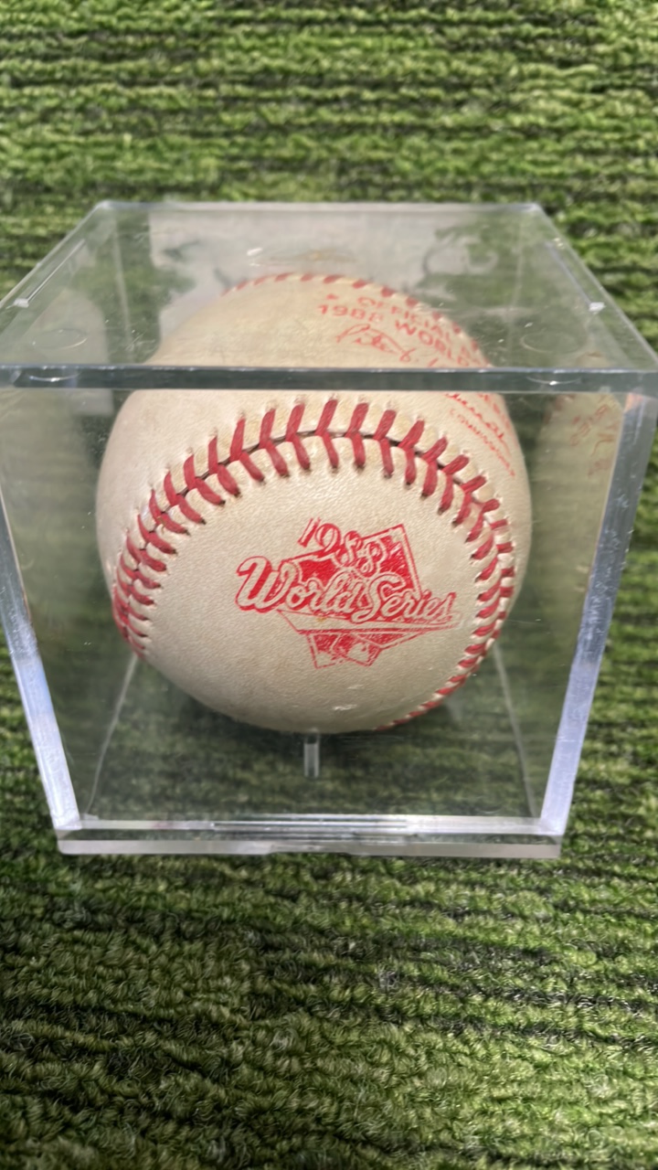 lot 91B image: 1988 Official World Series baseball