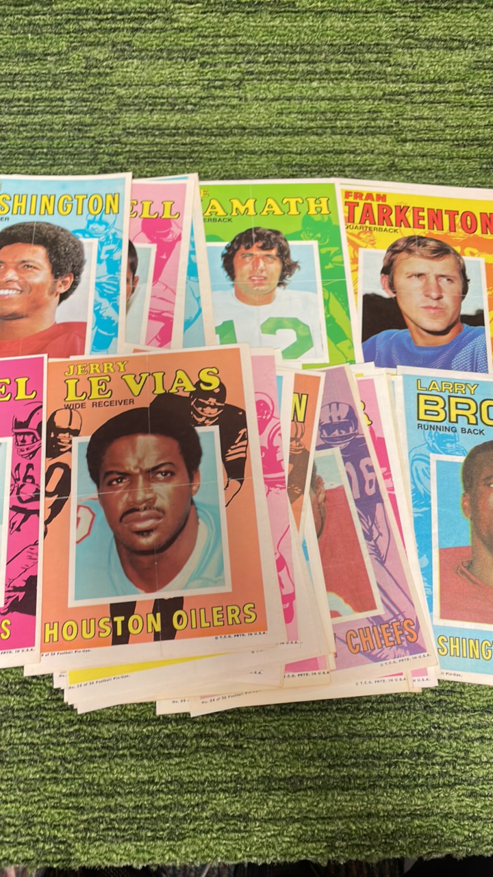 lot 93 image: 1971 Topps NFL posters insert complete set #1-32