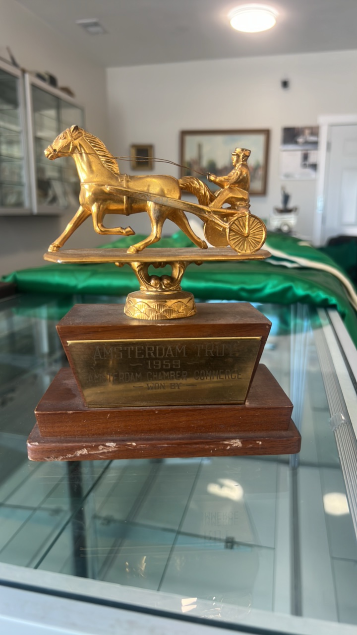 lot 71-1 image: 1959 Amsterdam trot trophy