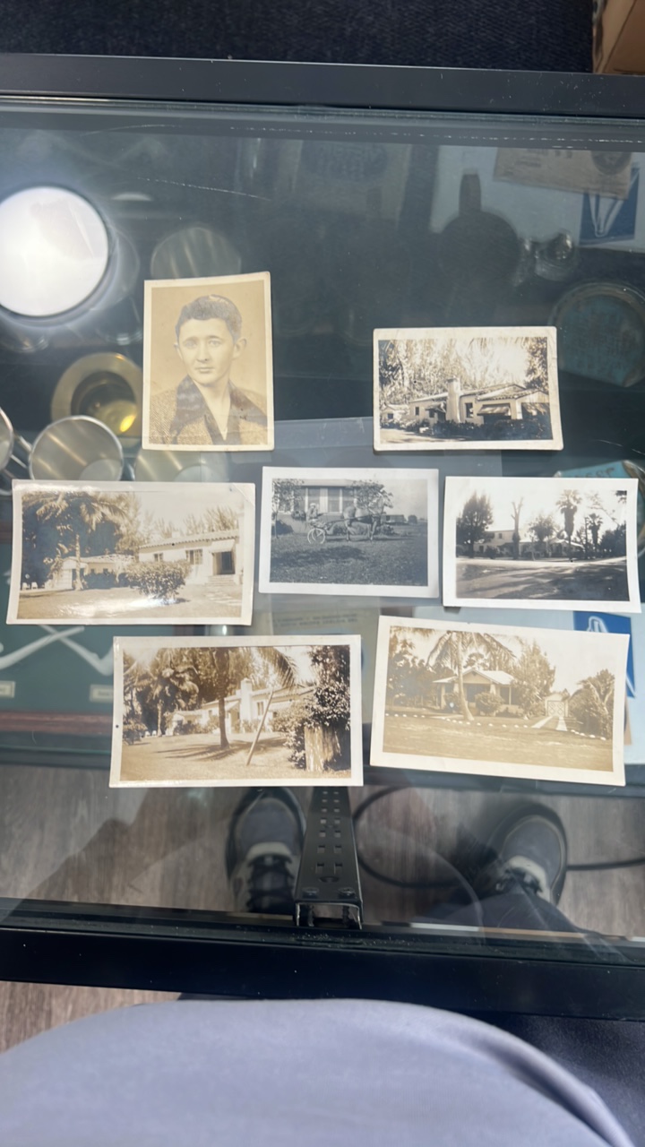 lot 87-1 image: lot of old photos