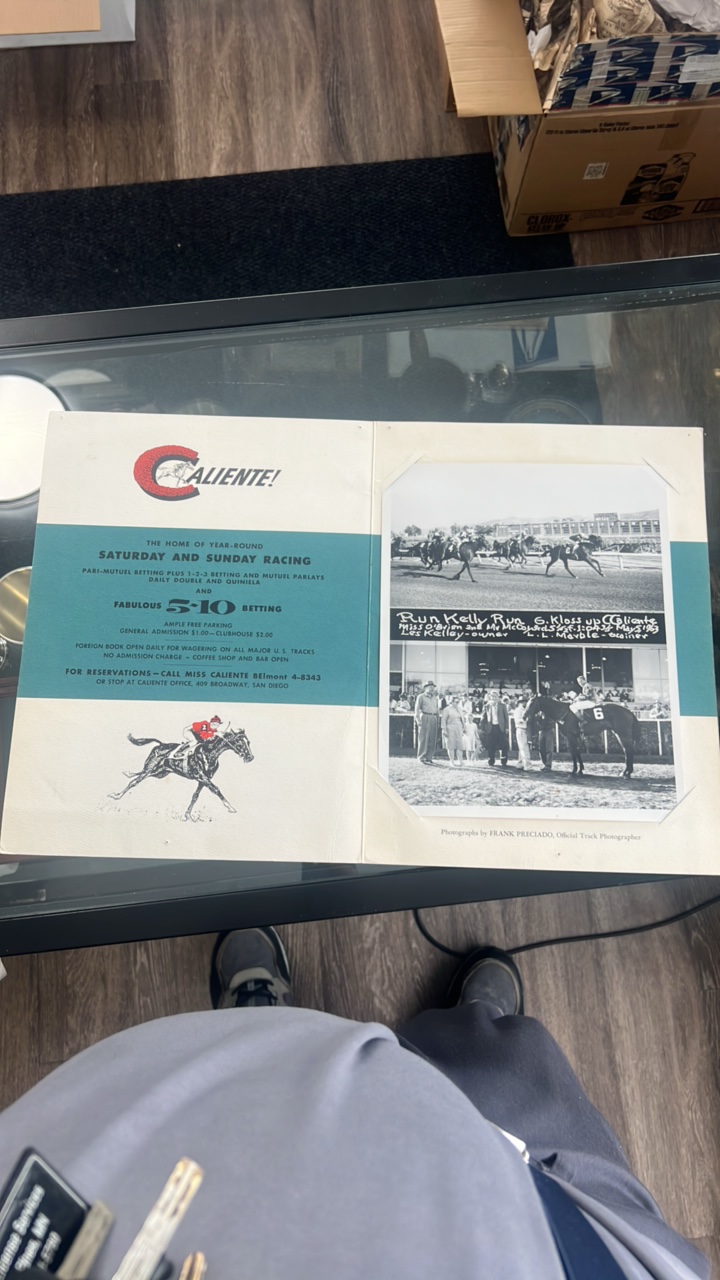 lot 85-1 image: 1963 caliente horse racing photo
