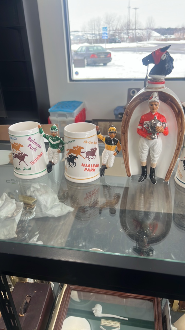 lot 150 image: horse racing themed ceramics lot