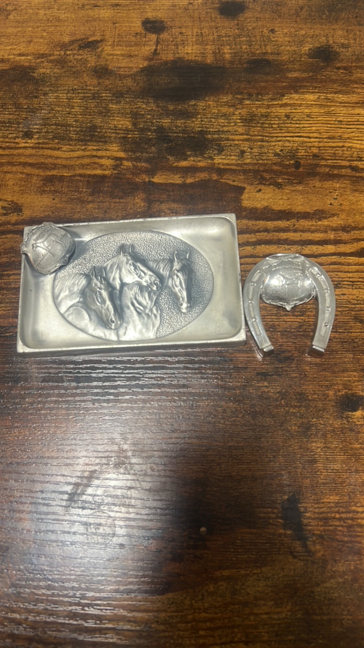 lot 176 image: antique MAN O WAR Kentucky Derby souvenirs