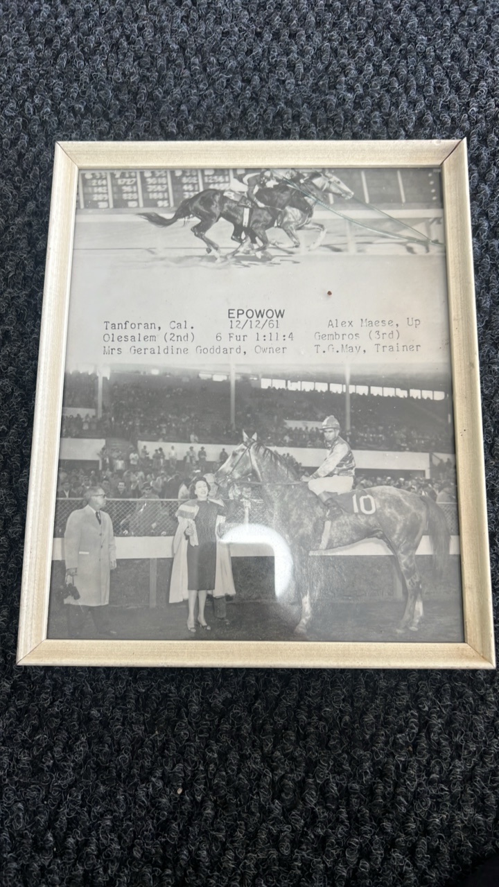 lot 34 image: 1961 horse racing photograph