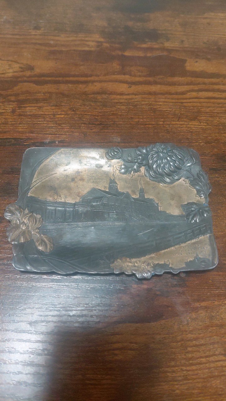 lot 79 image: early 1900s Churchill down Kentucky derby souvenir dish