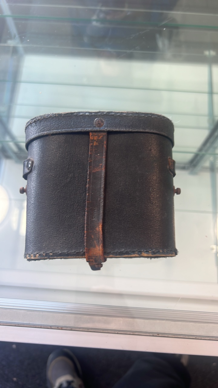 lot 8 image: sportiere jockey club Paris binoculars in original case