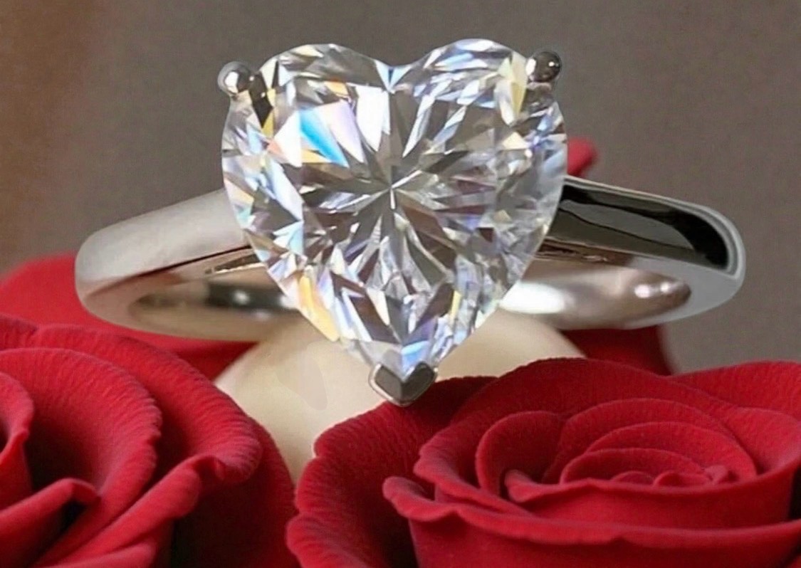 lot 6 image: Certified 2 Ct Heart Shape White Diamond Solitaire Ring