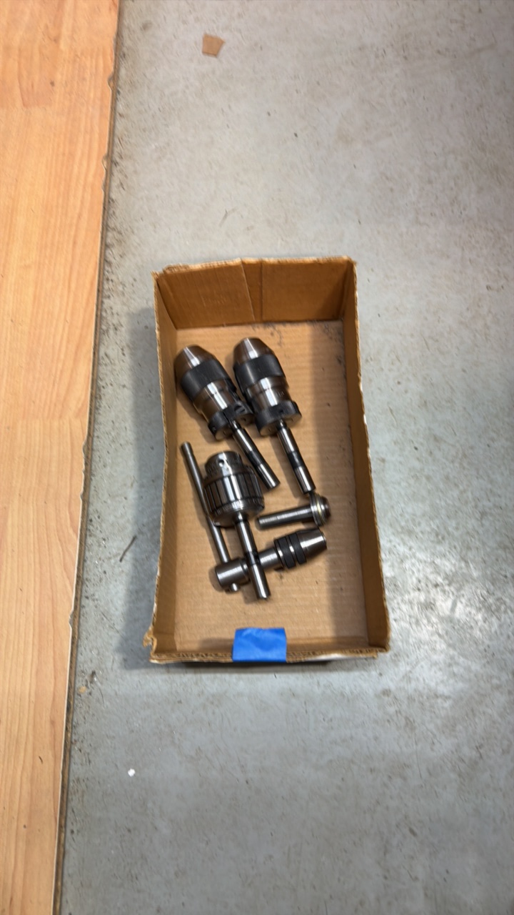 lot 101E image: KEYED drill chucks on Morse Tapers, Jacob-style drill chuck