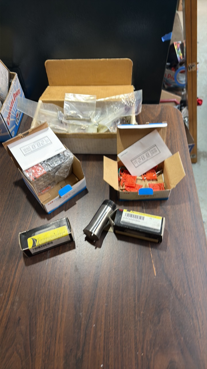 lot 104F image: CARBIDE cutting tools