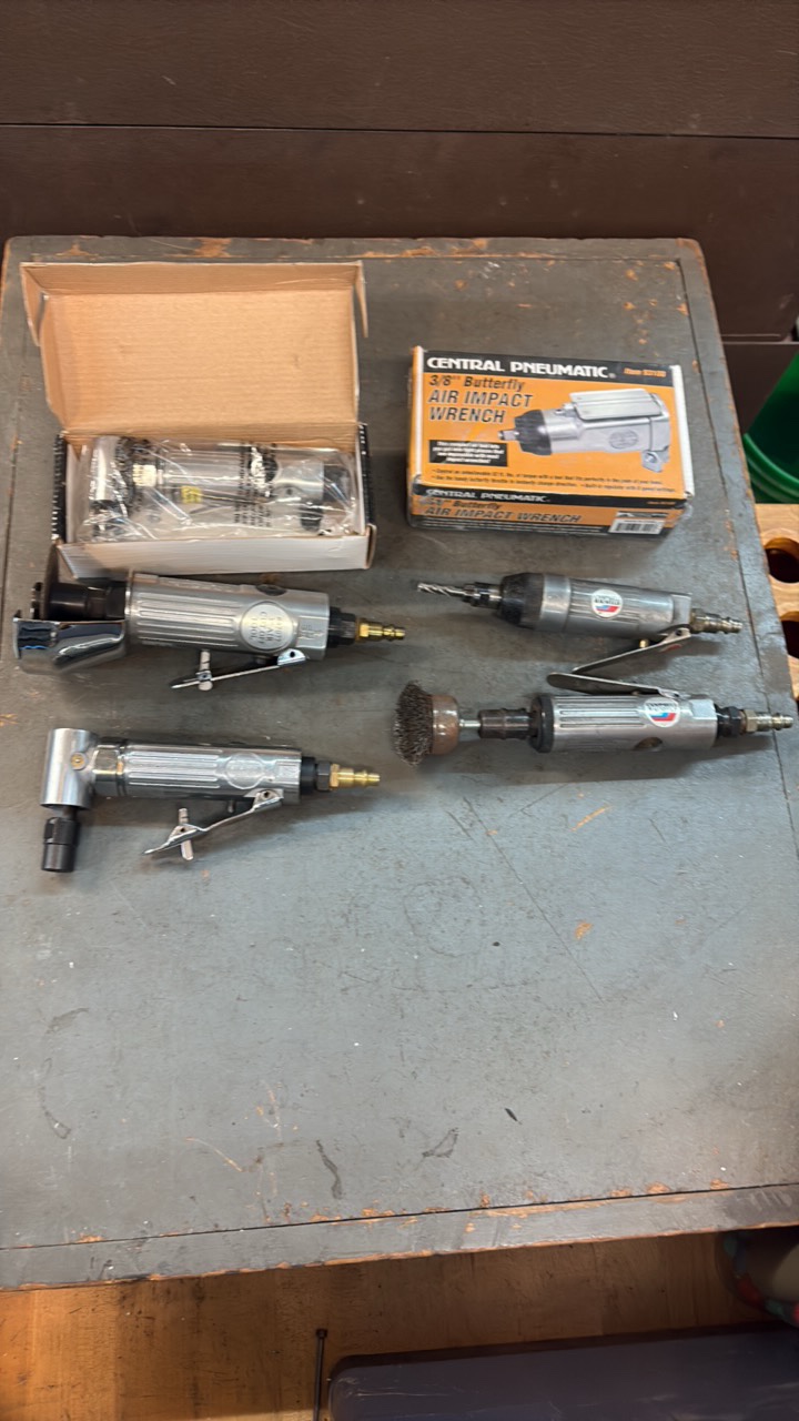 lot 107 image: (6) AIR Tools