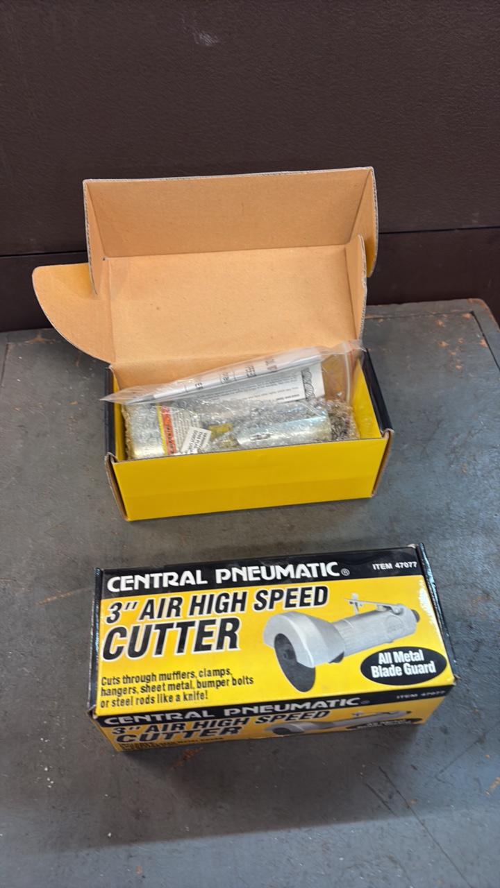 lot 108 image: (2) CENTRAL Pneumatic 3 inch air high-speed cutters