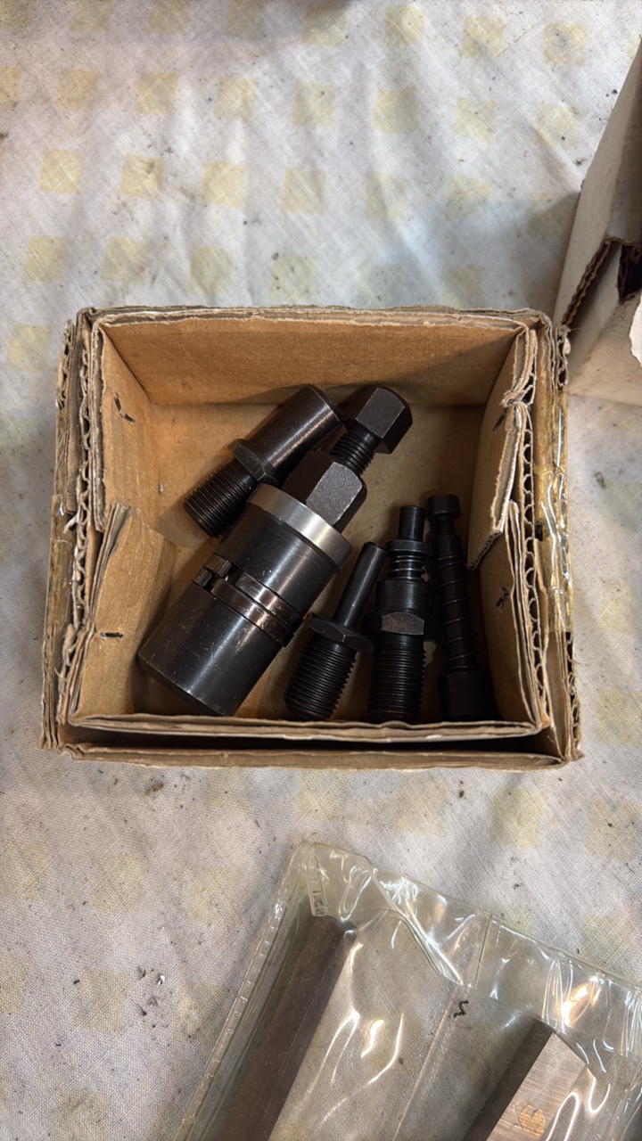 lot 109 image: TOOLMEX round collet stops, Kennametal inserts