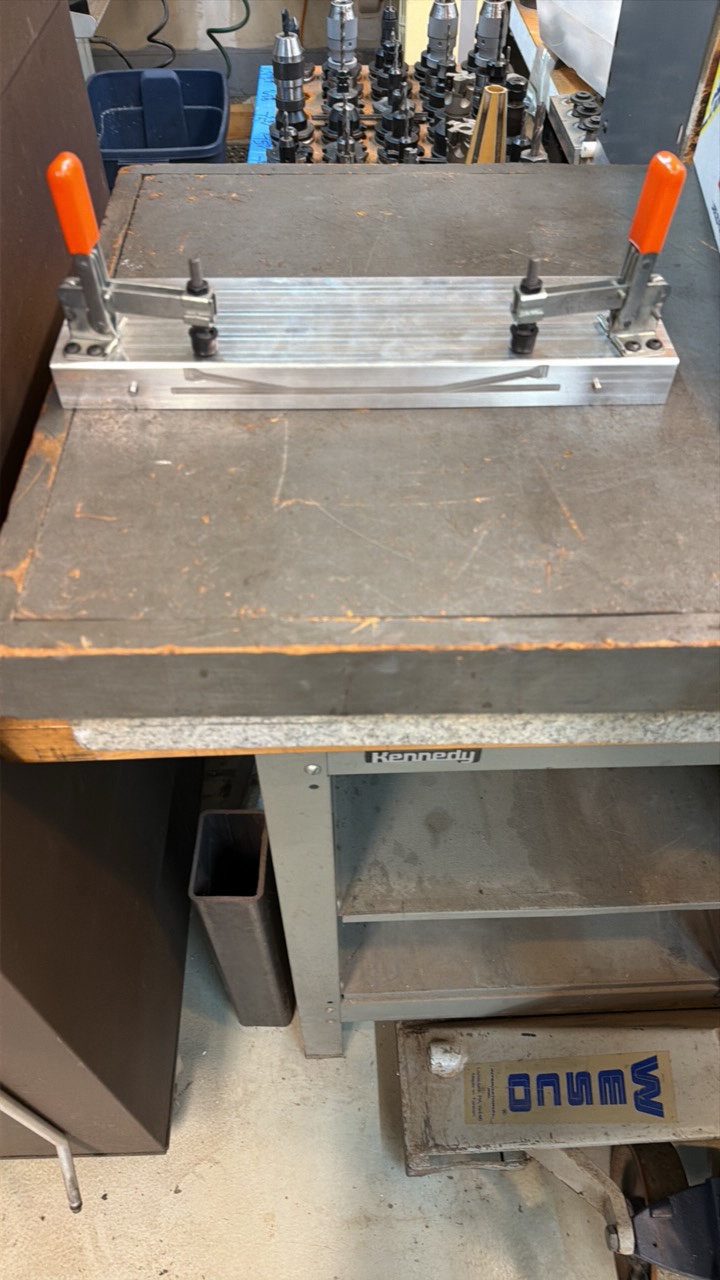 lot 143 image: TOGGLE clamp holding fixture