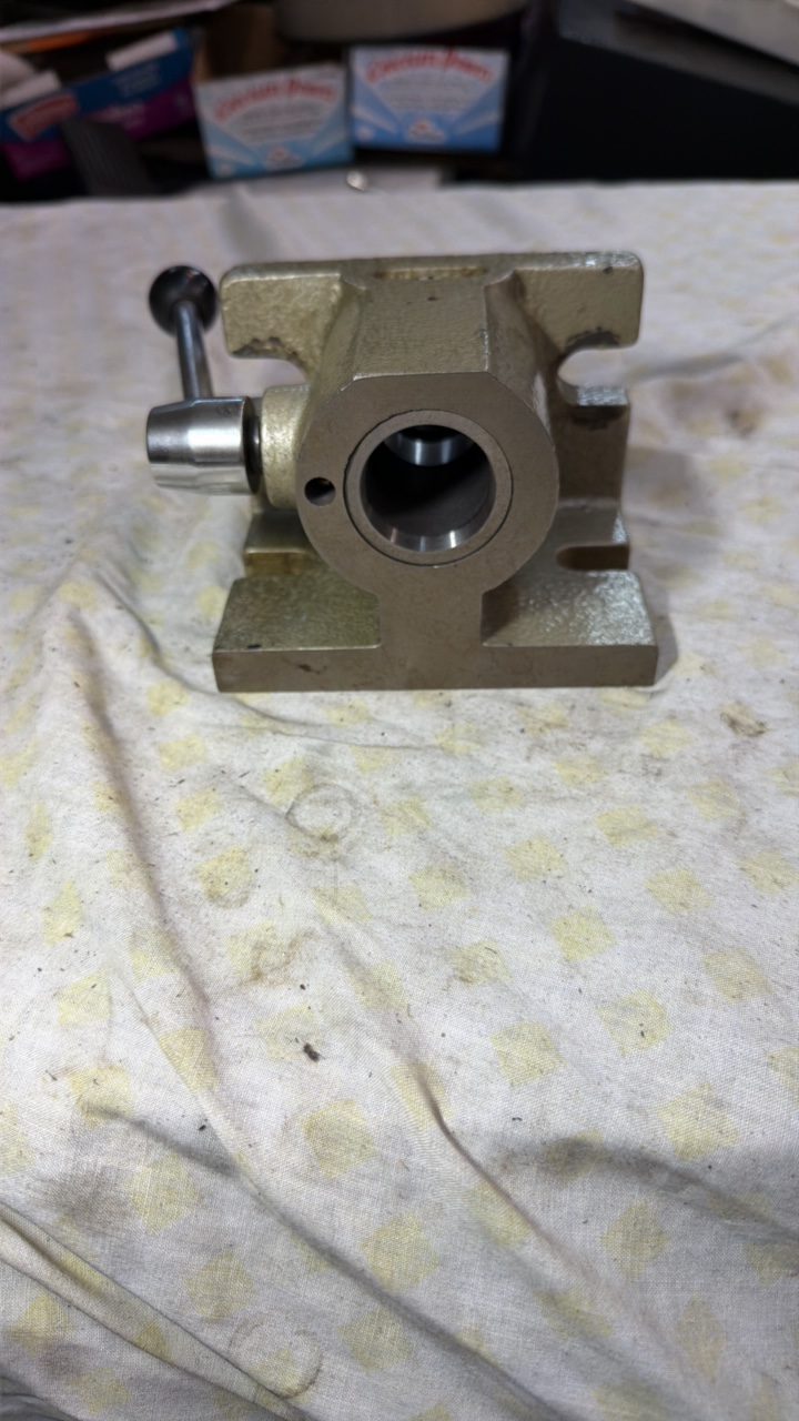 lot 145 image: MANUAL spin fixture for milling