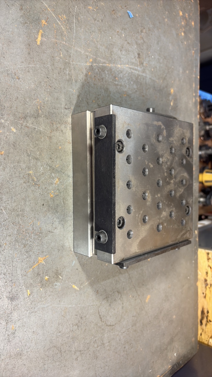 lot 149 image: COMPOUND Sine plates