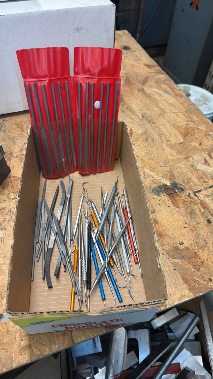 lot 167 image: MACHINIST Layout deburring cleanup picks, straight scribes Needle files.