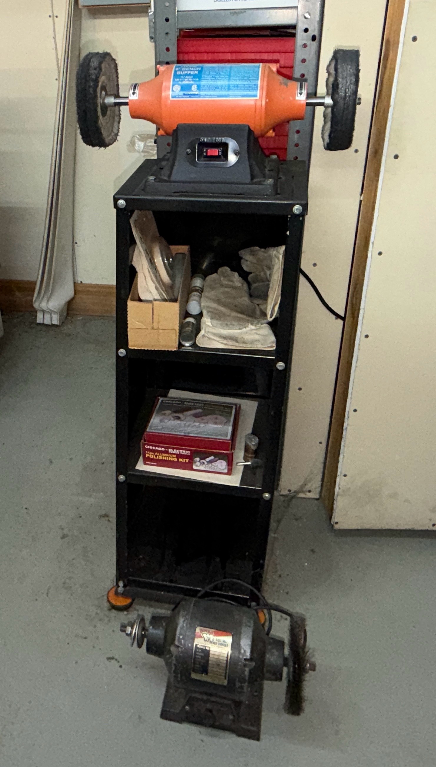 lot 19 image: 6 BENCH Buffer on stand, Buffalo 6 Bench grinder  with polishing kit & other items on stand