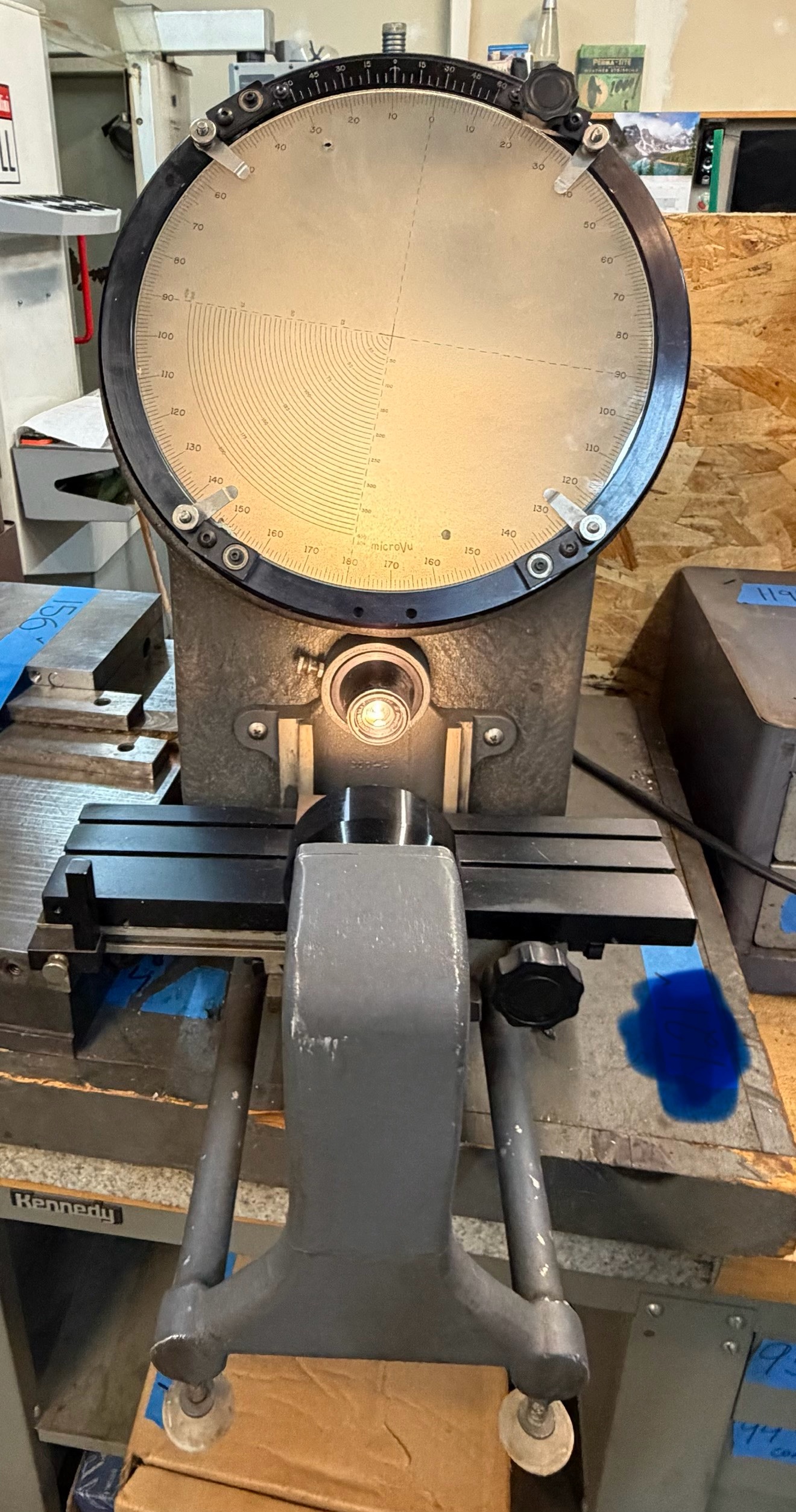 lot 199 image: MICRO-Vu model 400 optical comparator