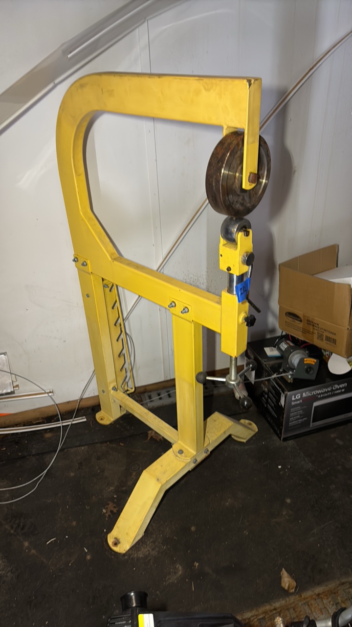 lot 200C image: CENTRAL Machinery English Wheel Kit