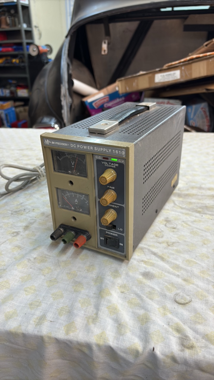 lot 214 image: BK Precision 1610 DC Power Supply