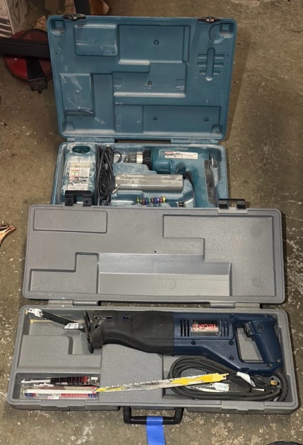 lot 224 image: MAKITA 6095D 9.6V cordless driver drill Ryobi reciprocating saw