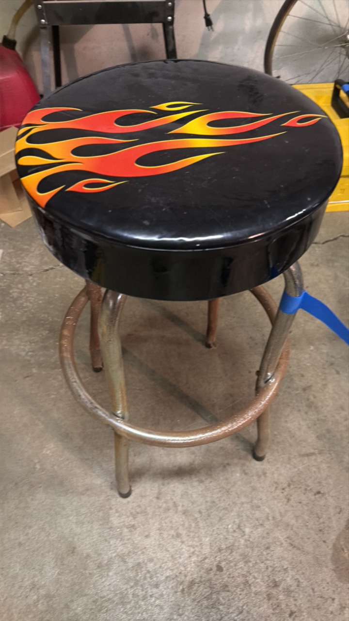 lot 227 image: SWIVEL counter stool