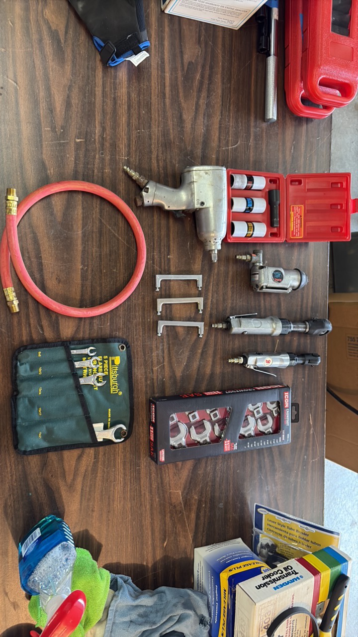 lot 247 image: Impact Wrenches Air rachets Hand tools Impact sockets