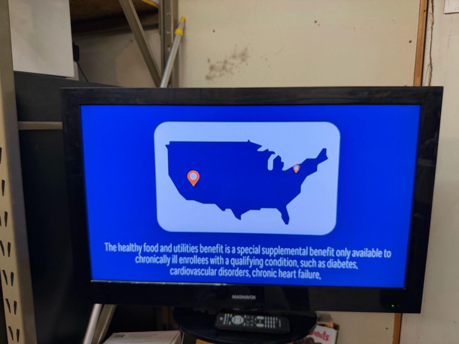 lot 252 image: MAGNAVOX 37 TV with remote Model 37MF301B