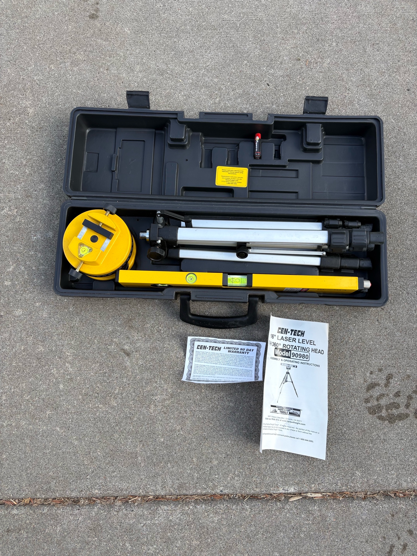 lot 253 image: Cen-Tech 16 laser level 90980