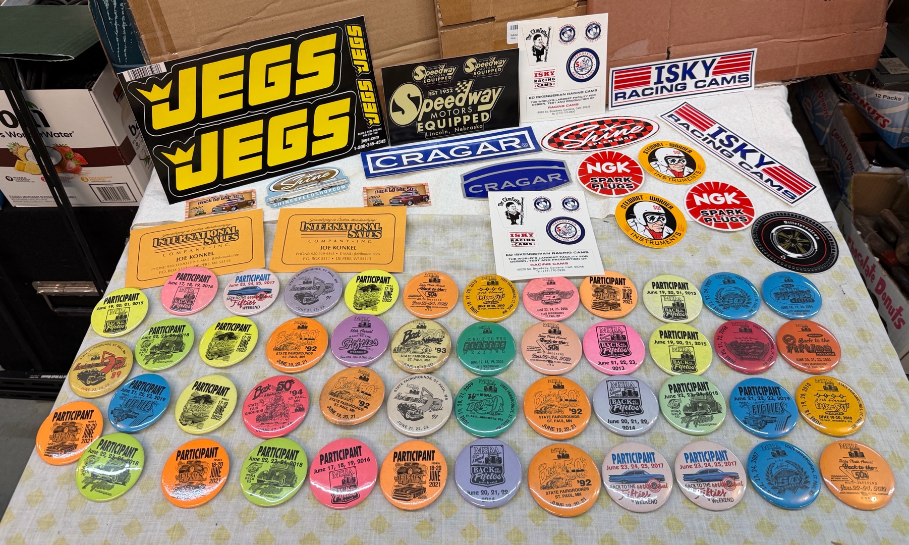 lot 257 image: Vintage Back to the Fifties Buttons & Stickers
