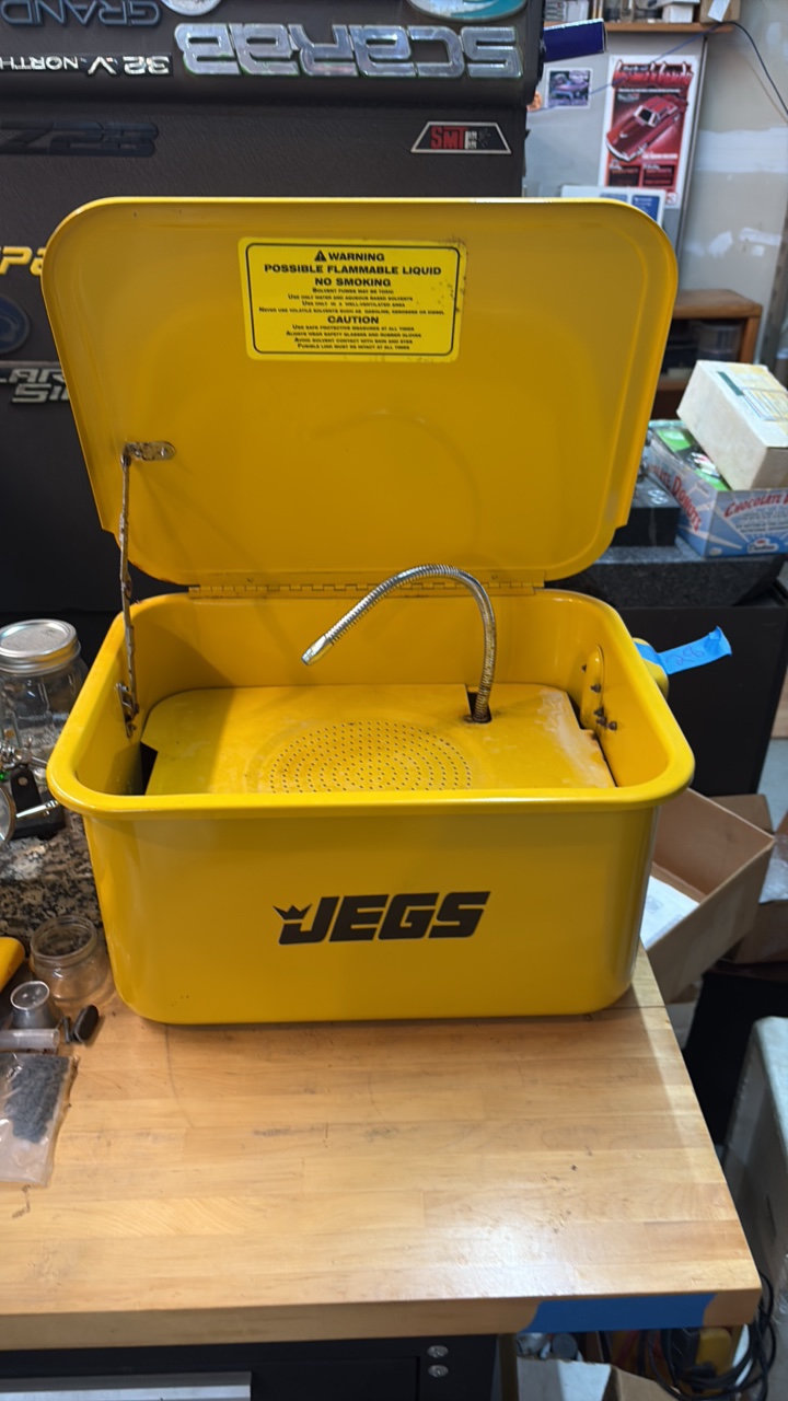lot 28 image: JEGS Parts Washer
