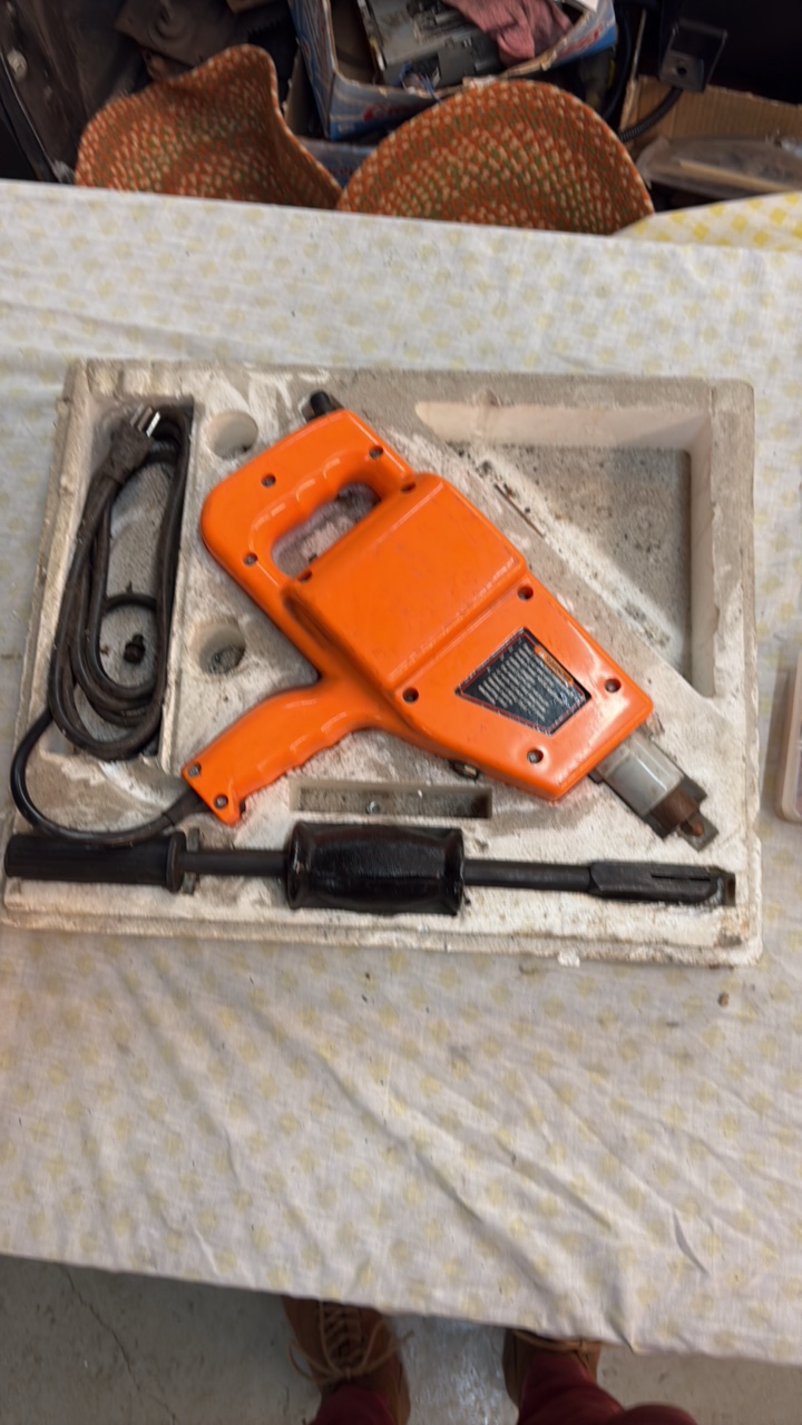 lot 46 image: CHICAGO Stud Wedler Dent Repair kit