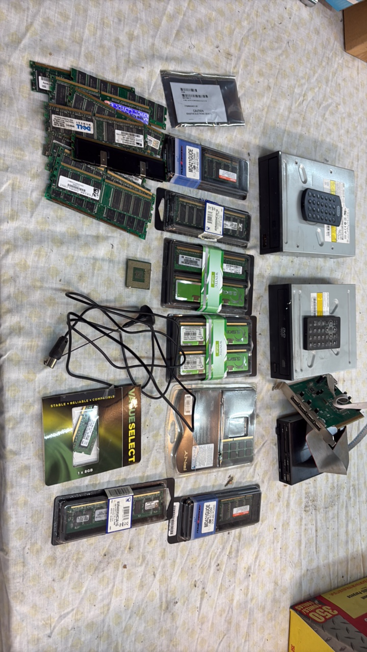 lot 50 image: 2 DVD players, USB port, memory chips.