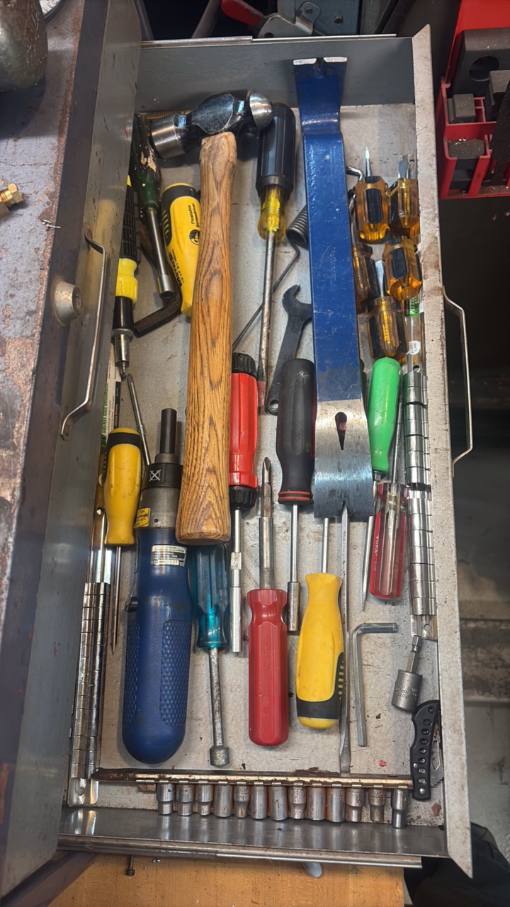 lot 86 image: HAND tools