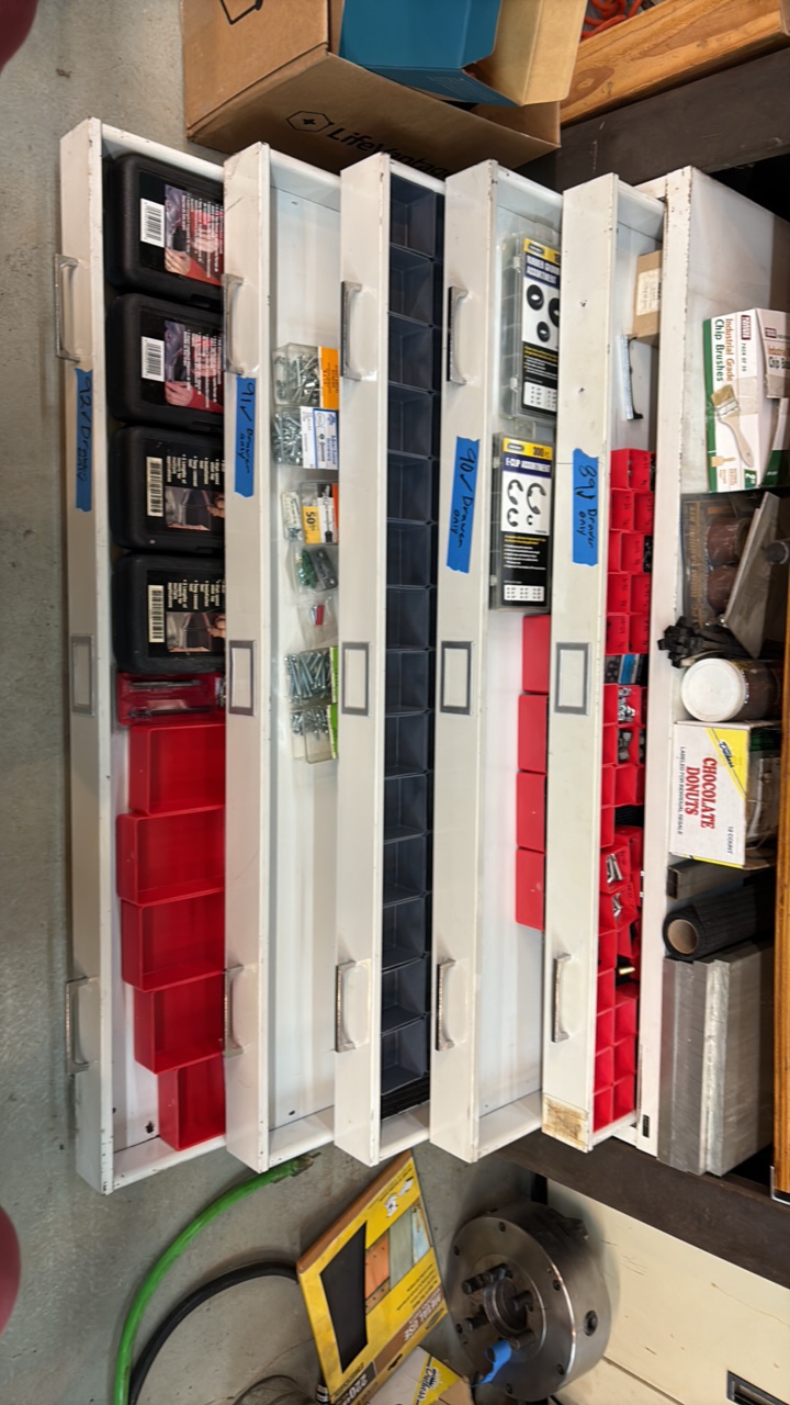 lot 93 image: 6-DRAWER white tool box